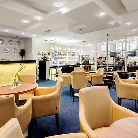 Hotel Saris บาร์เจโอ ภายนอก รูปภาพ
