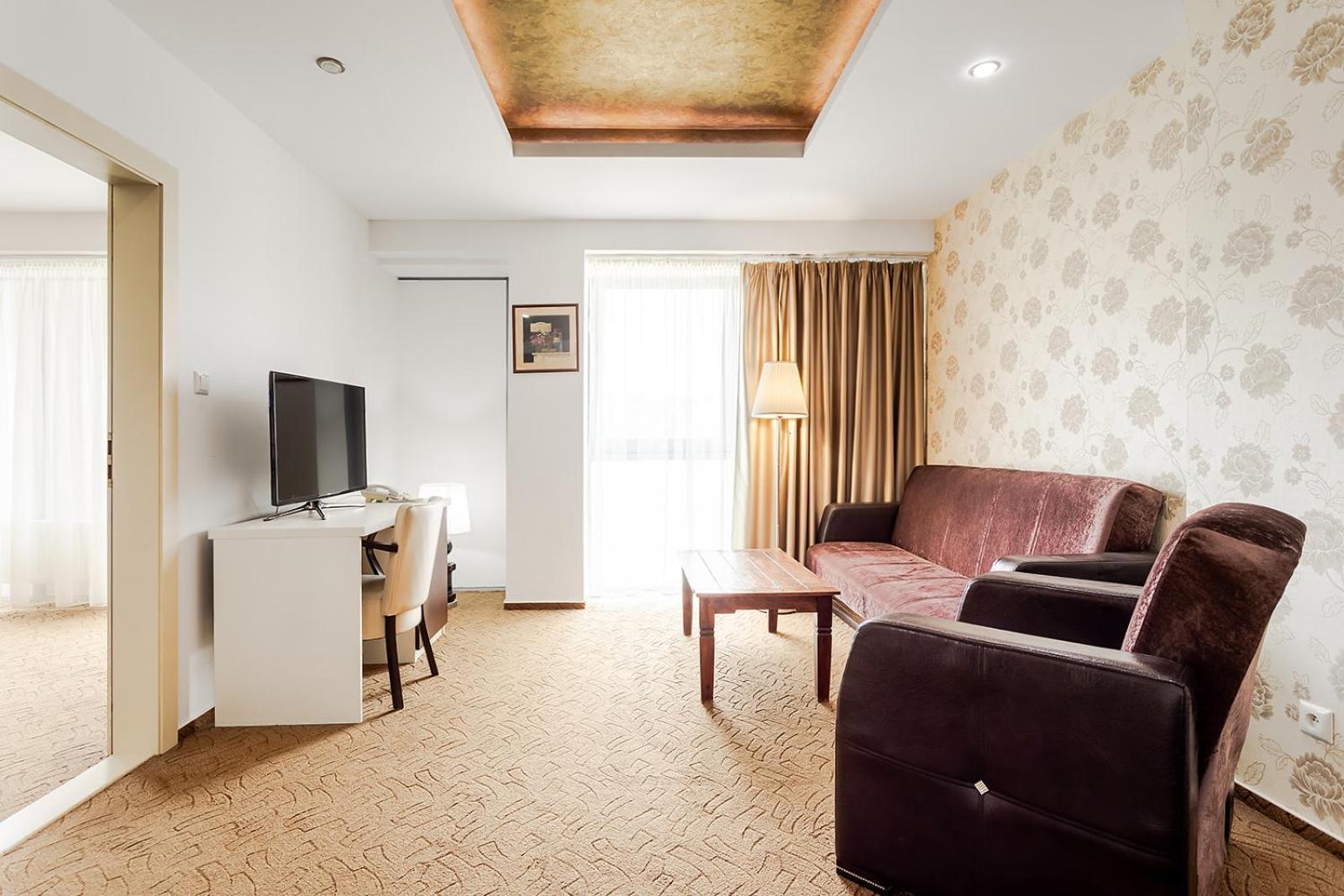 Hotel Saris บาร์เจโอ ภายนอก รูปภาพ
