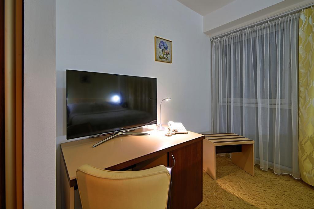 Hotel Saris บาร์เจโอ ภายนอก รูปภาพ